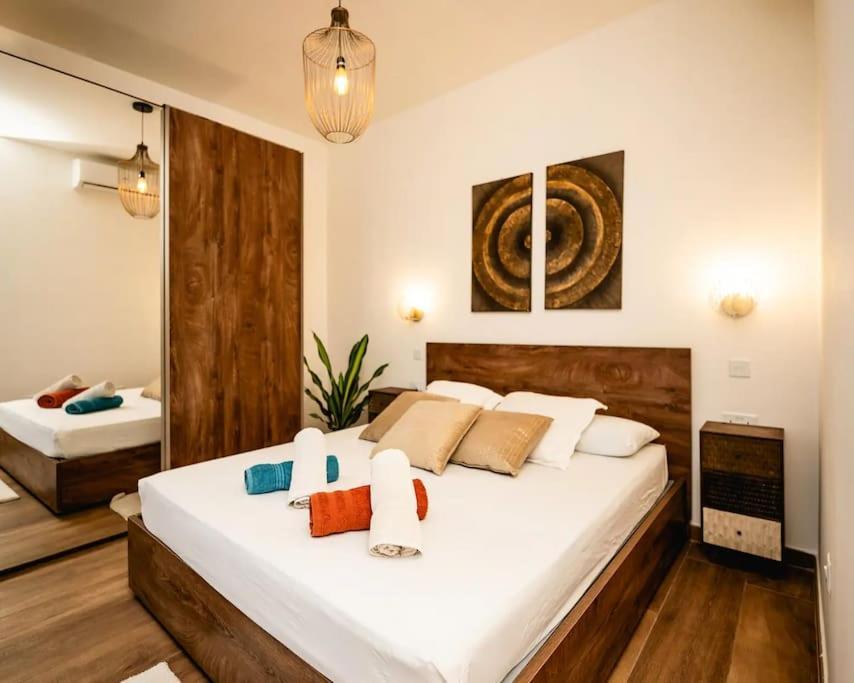음시다 Luxurious & Stylish Penthouse With Private Pool 아파트 외부 사진