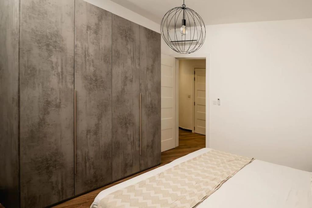 음시다 Luxurious & Stylish Penthouse With Private Pool 아파트 외부 사진