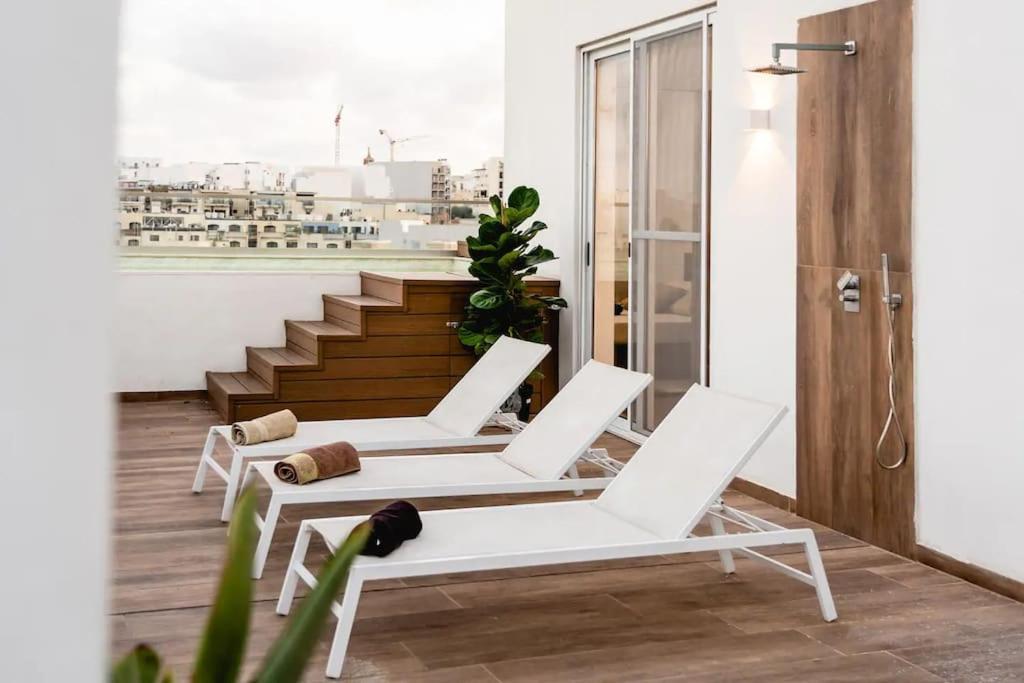음시다 Luxurious & Stylish Penthouse With Private Pool 아파트 외부 사진