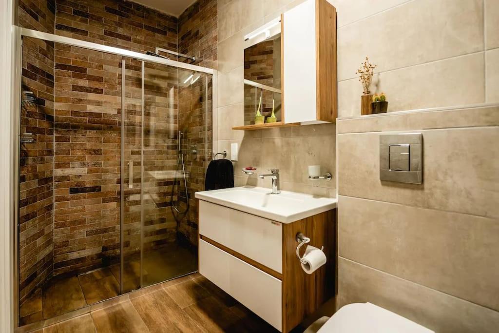 음시다 Luxurious & Stylish Penthouse With Private Pool 아파트 외부 사진